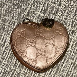 379. Gucci Heart-Shaped Leather Coin Purse